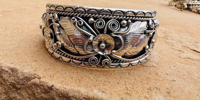 1 Inch Silver Poppy Detailed Cuff