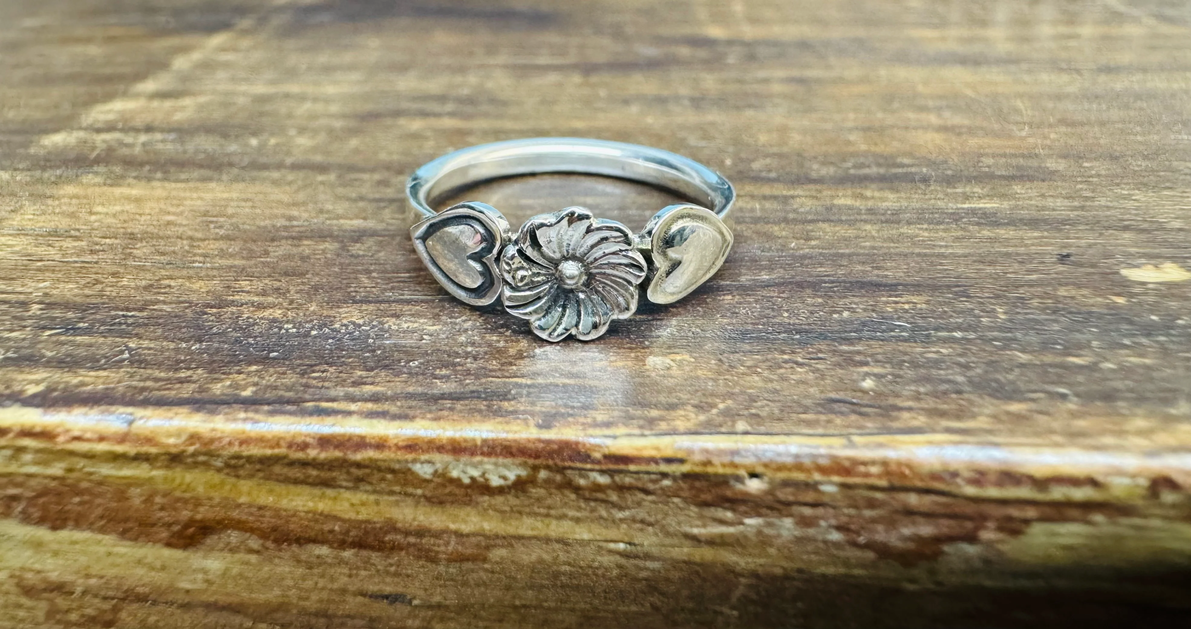Chaco Canyon Heart Flower Ring - Image 3