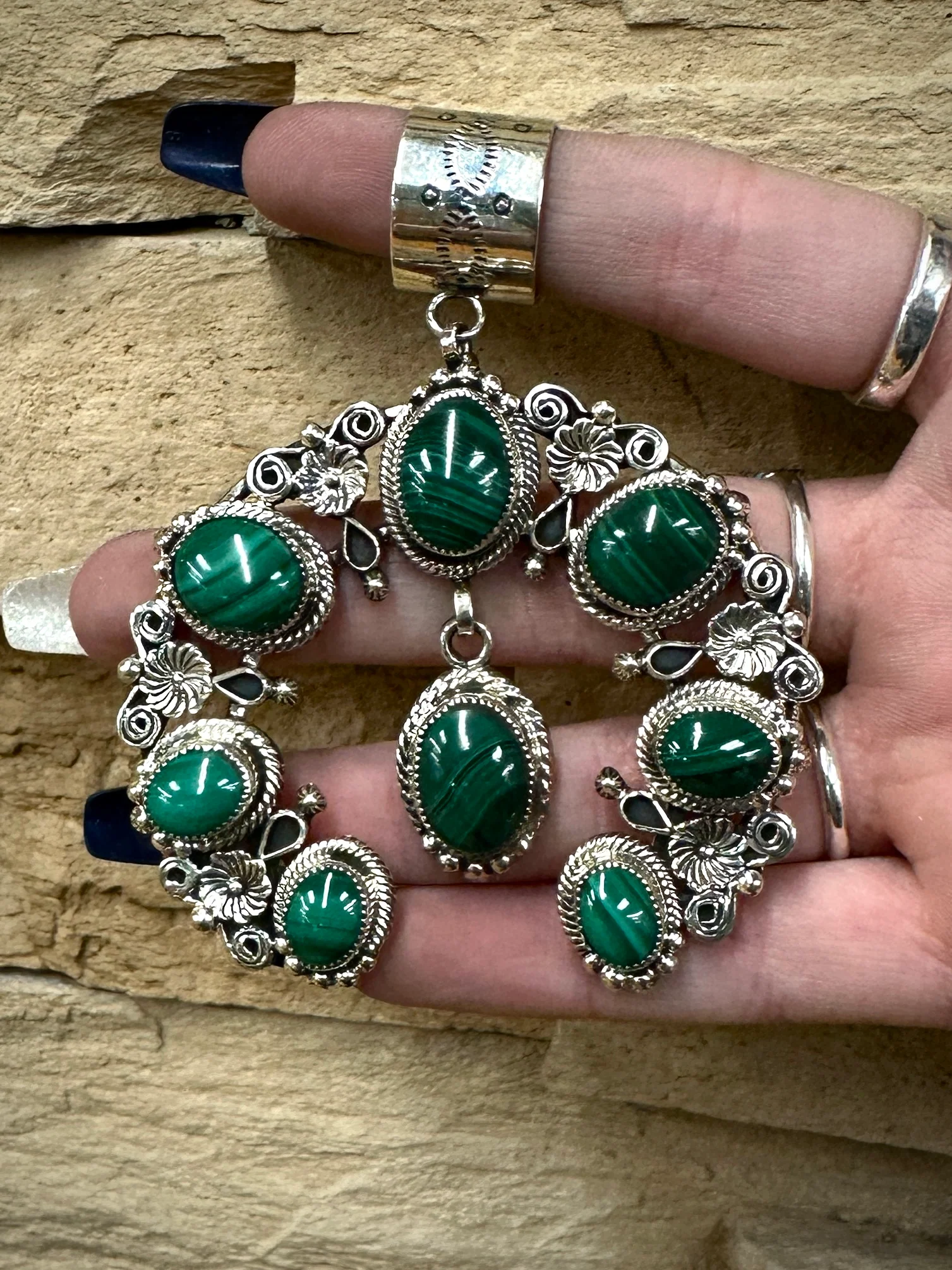 Chaco Canyon Malachite Naja Pendant - Image 3