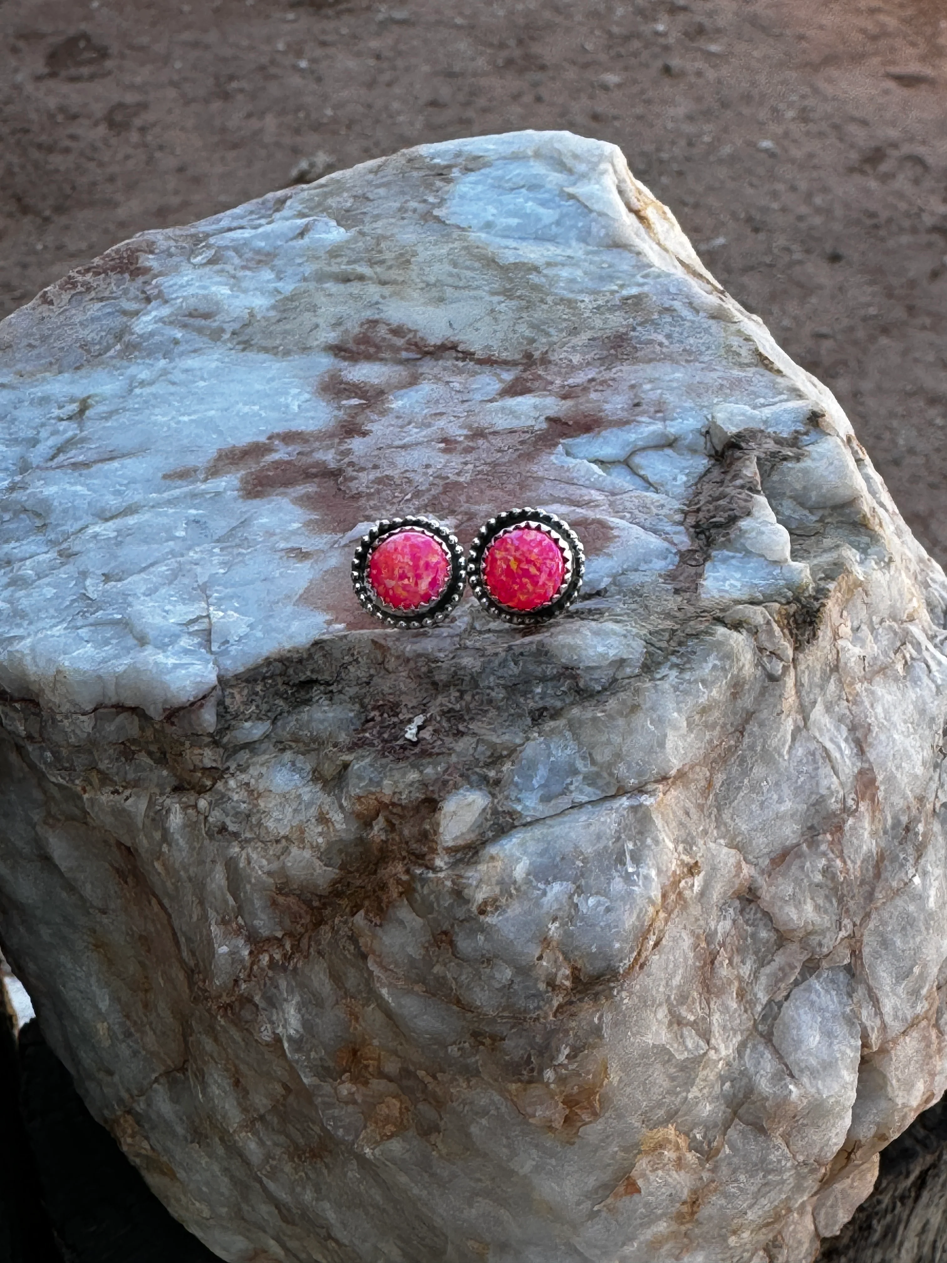 Cute Everyday Barbie Earring!!✨ - Image 2