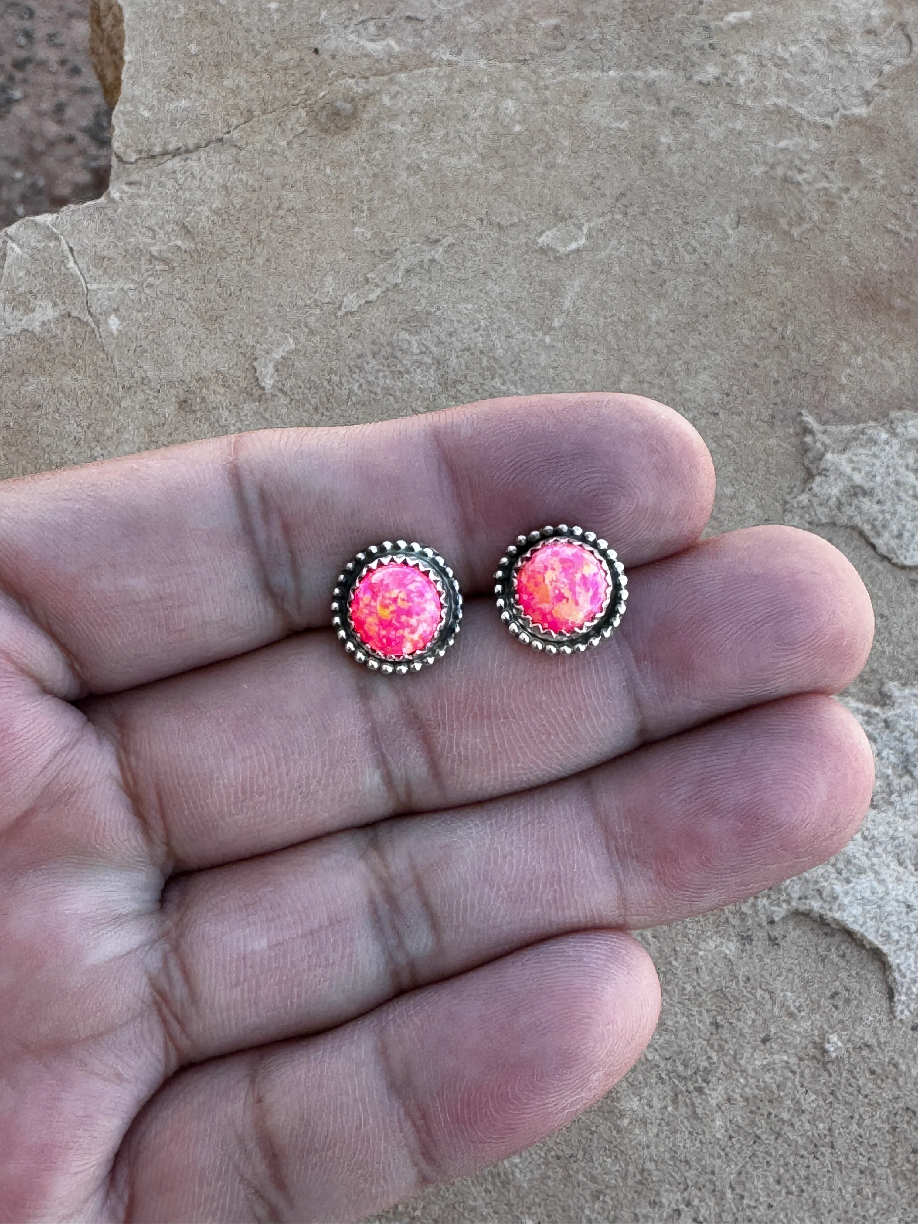 Cute Everyday Barbie Earring!!✨ - Image 3