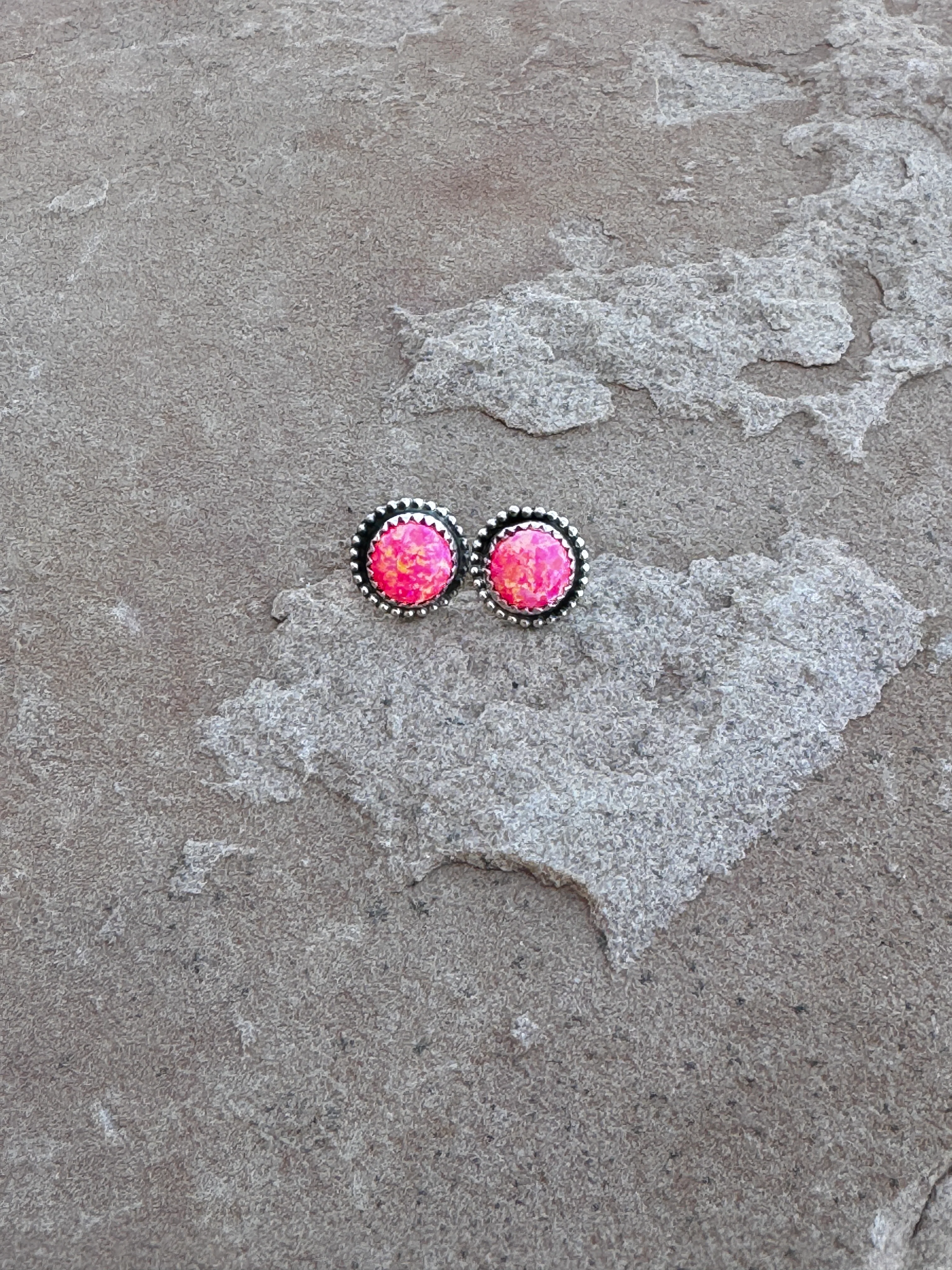 Cute Everyday Barbie Earring!!✨ - Image 4