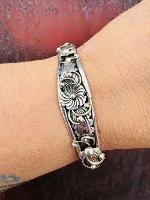 Detailed Silver Flower Cuff