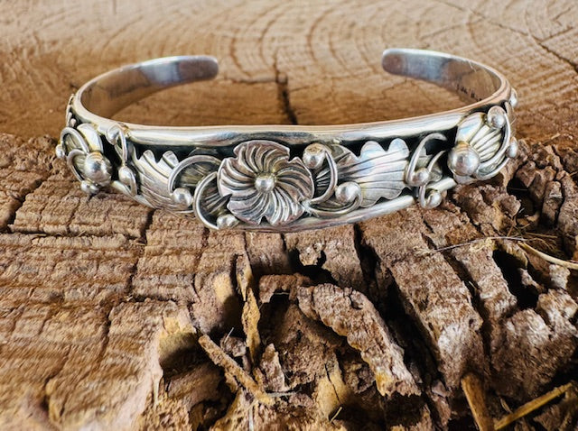 Detailed Silver Flower Cuff - Image 2