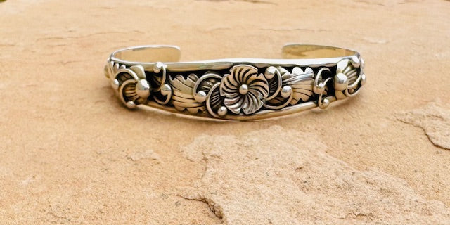 Detailed Silver Flower Cuff - Image 3