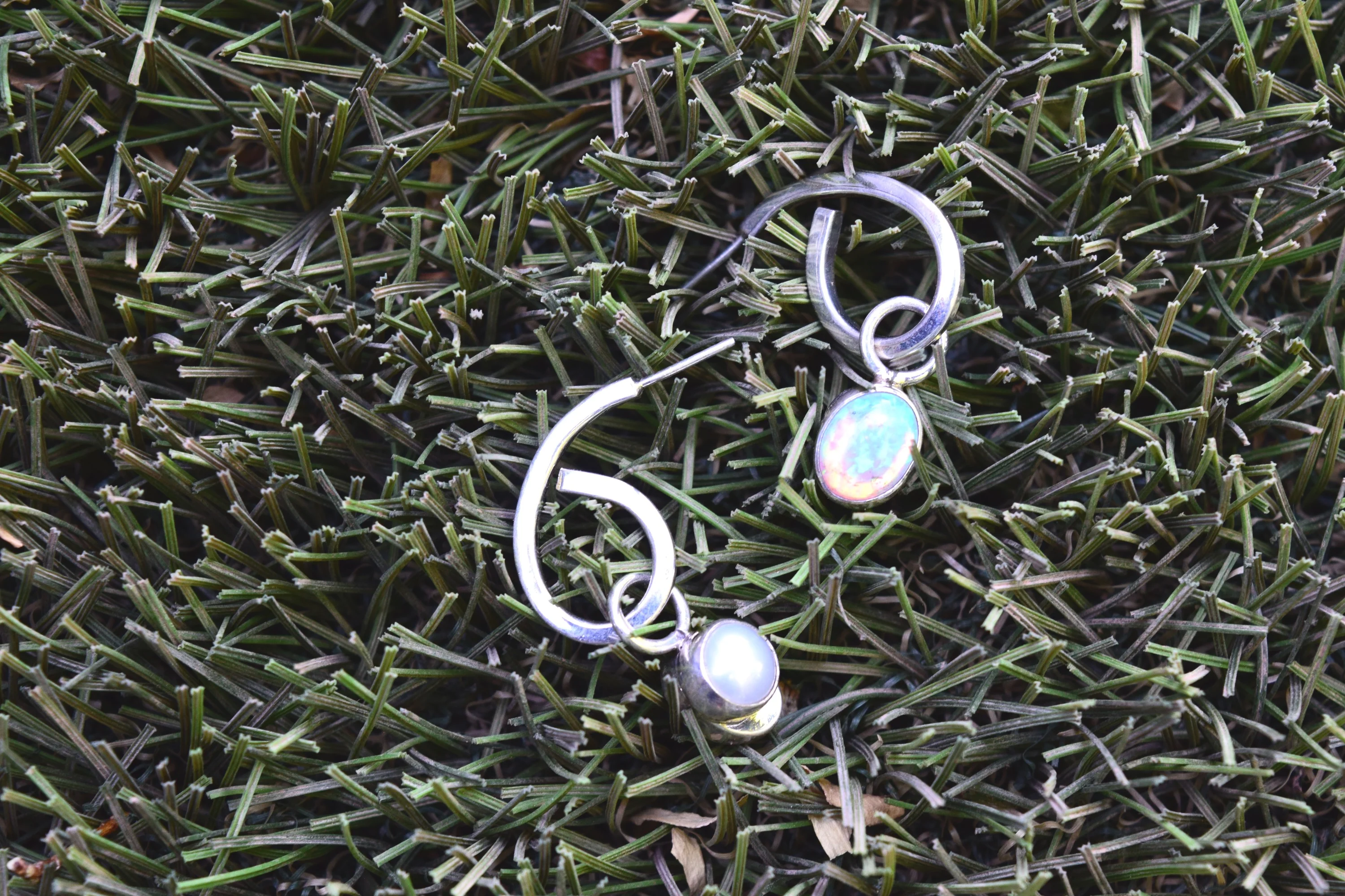 DOUBLE SIDED VINTAGE TWIST EARRINGS FROM THE RODGERS COLLECTION