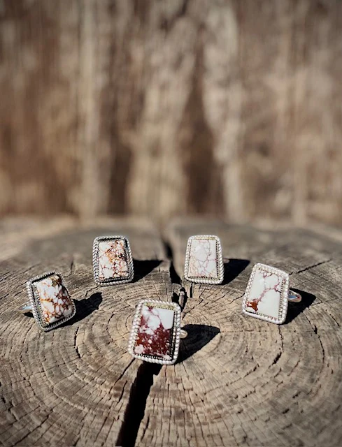 Free-form Wild Horse Ring