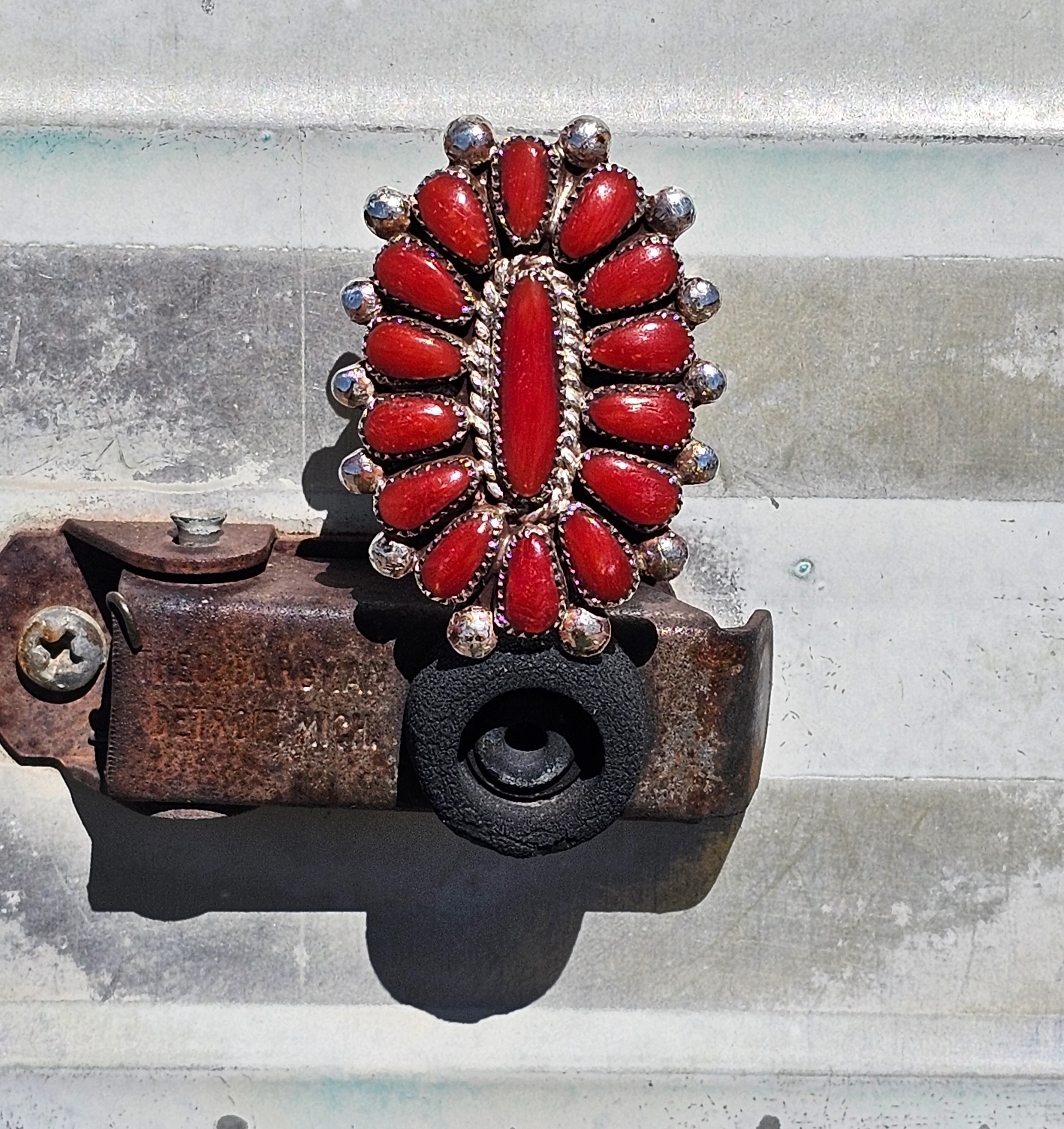 I See Red Clustered Ring - Image 2