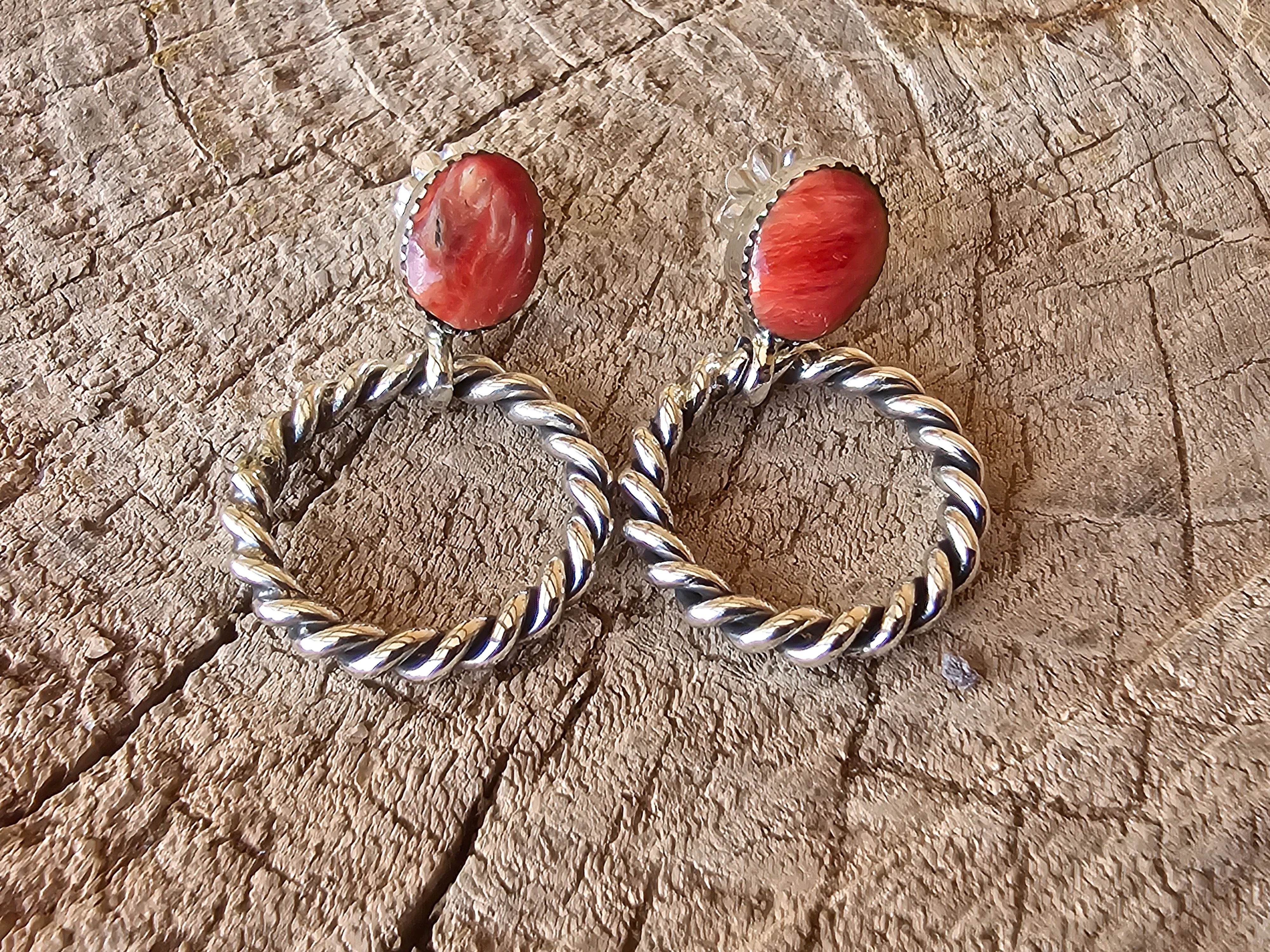 Joyous Hoops of Minnie Earrings - Image 3