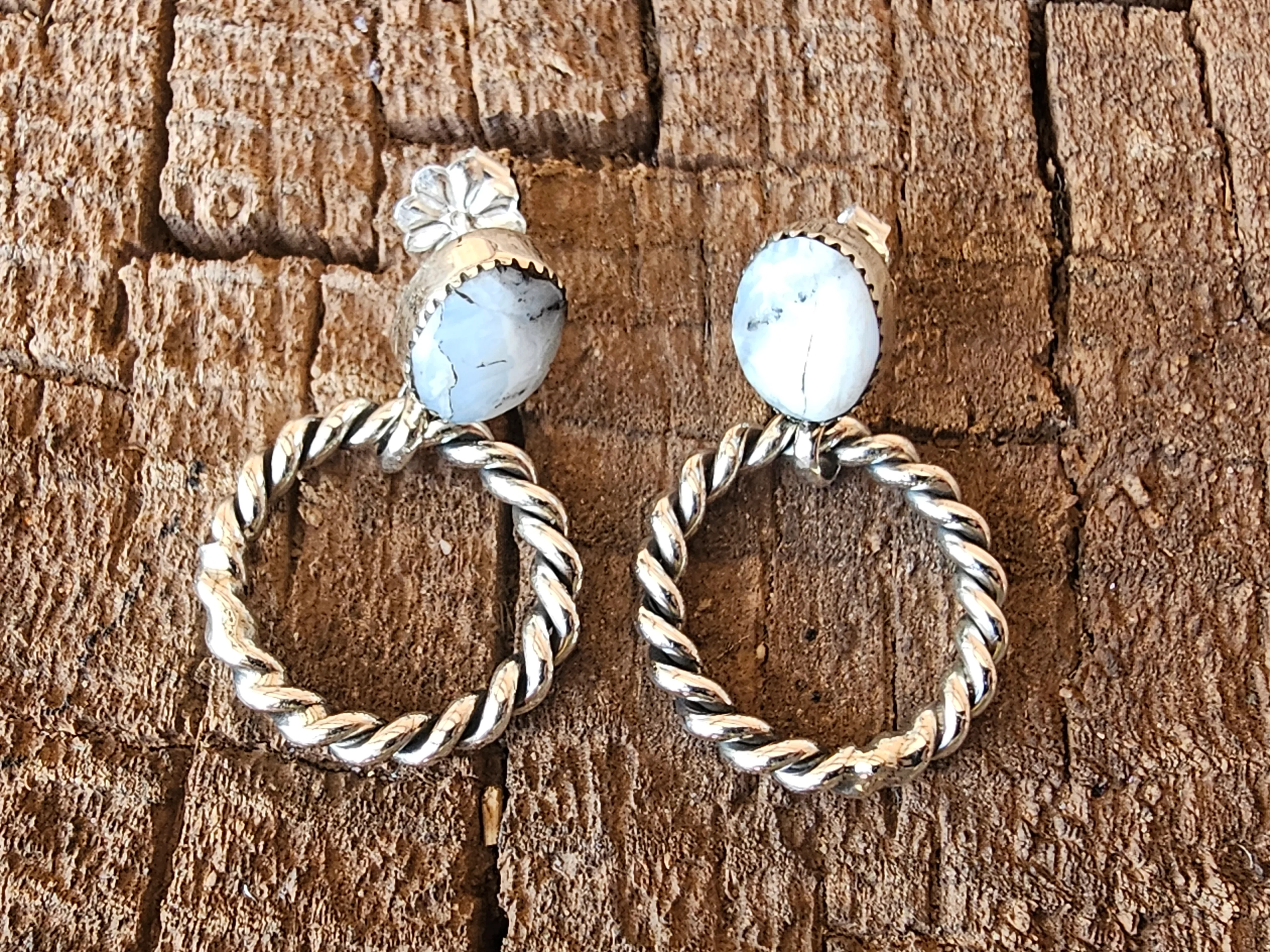 Joyous Hoops of Minnie Earrings - Image 4