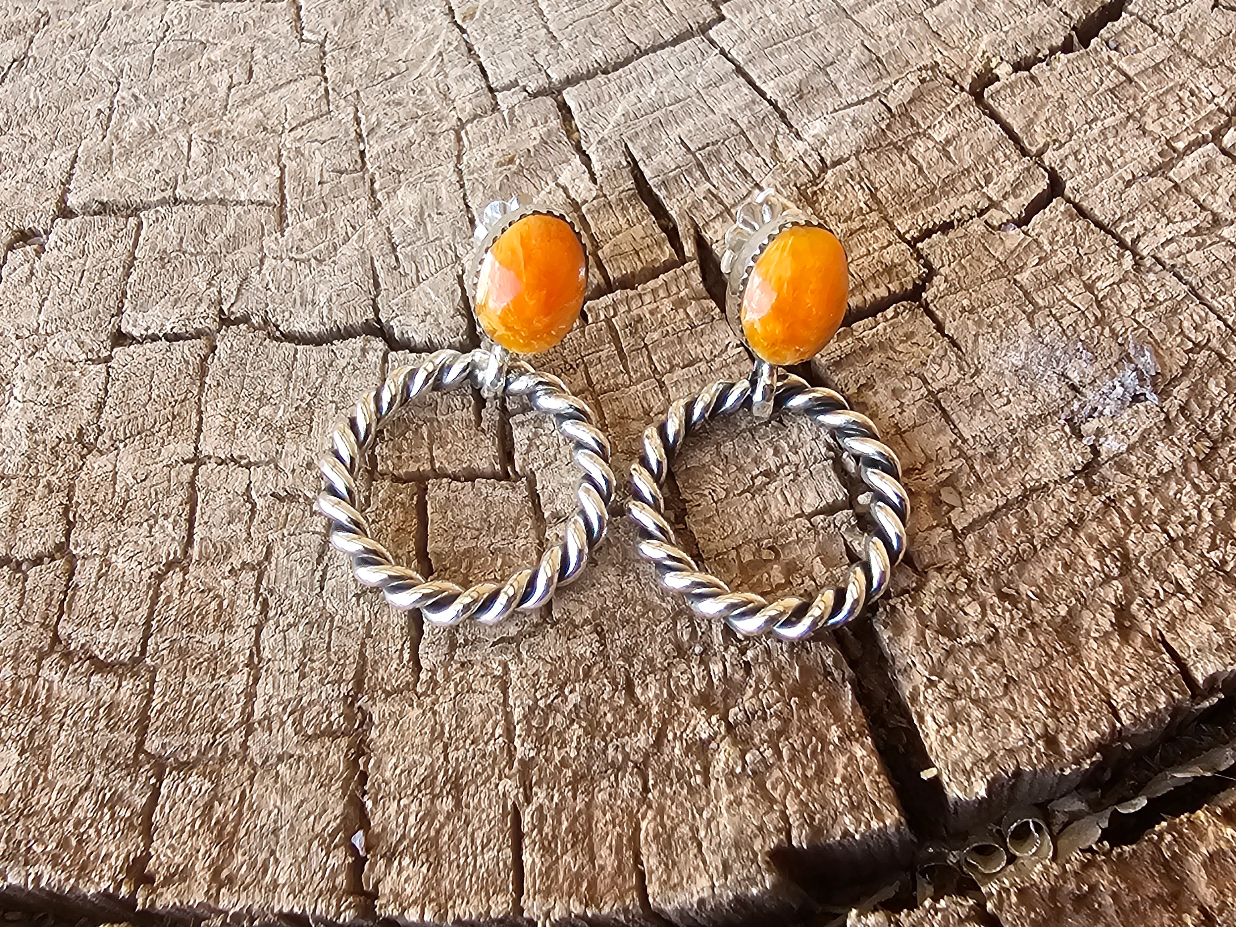 Joyous Hoops of Minnie Earrings - Image 5