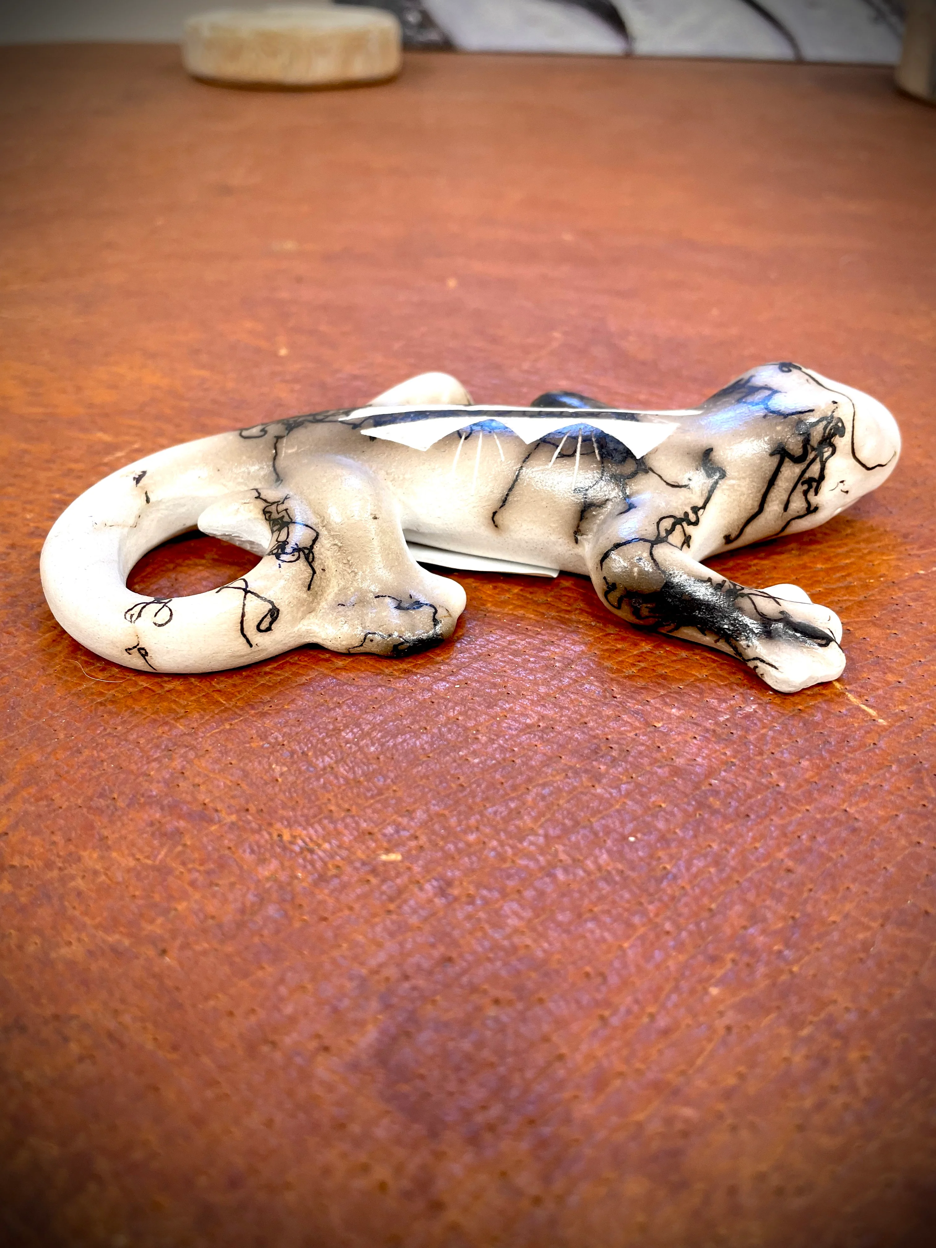 Lizard in the Sun Horse Hair Pottery - Image 3