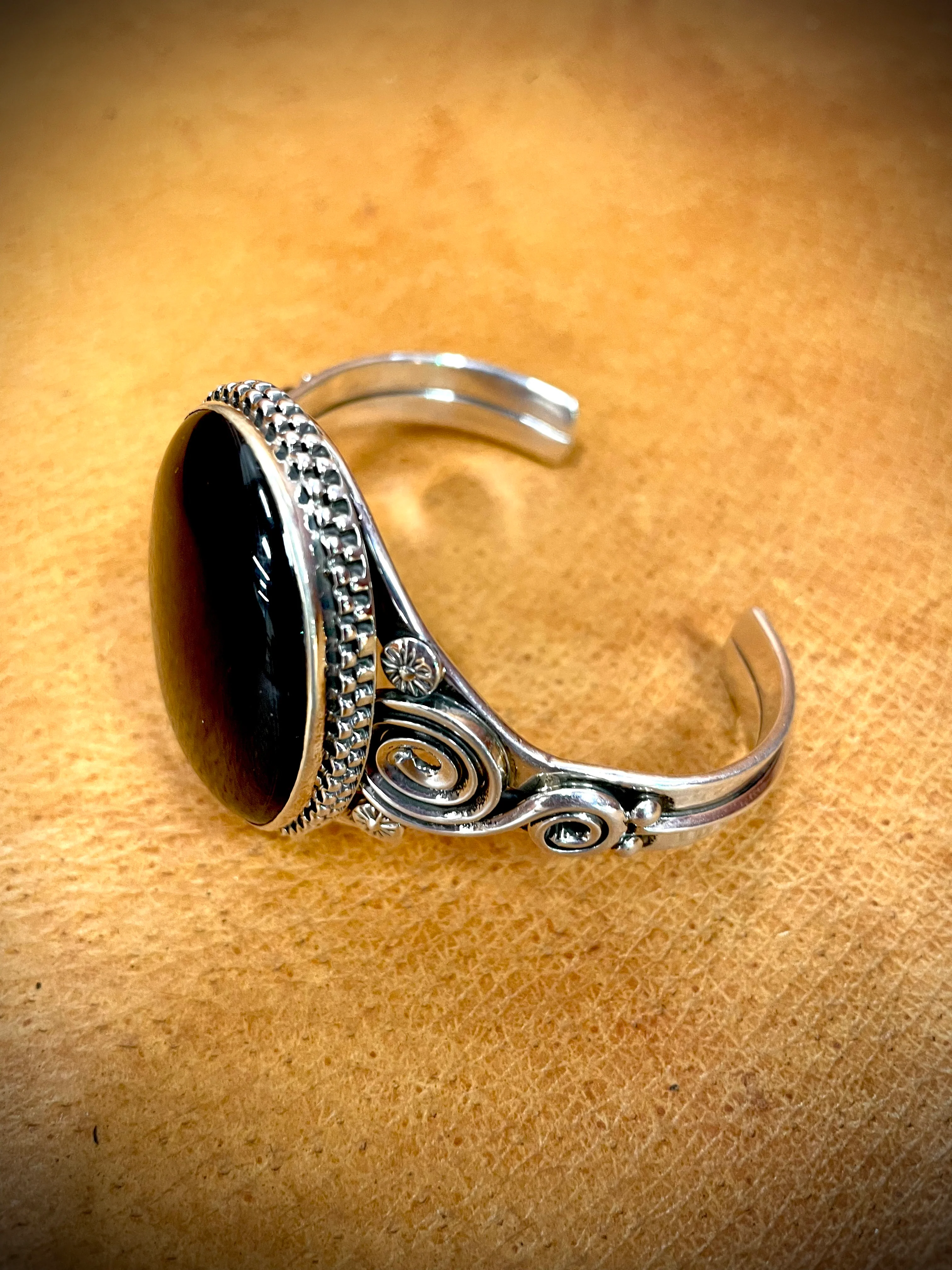 Majestic Black Onyx Cuff - Image 3