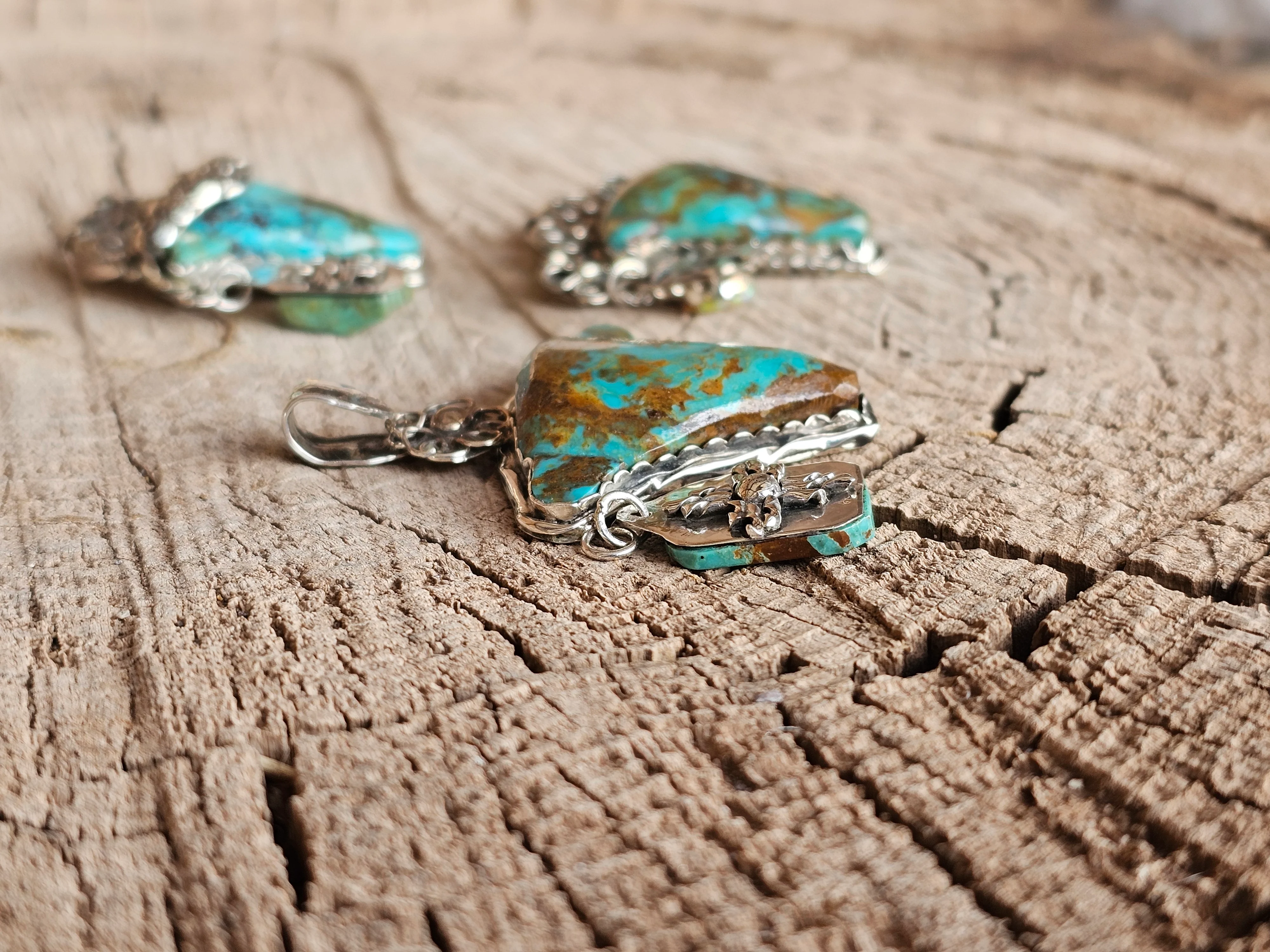 Mess Around Get the Horns Pendant - Image 3