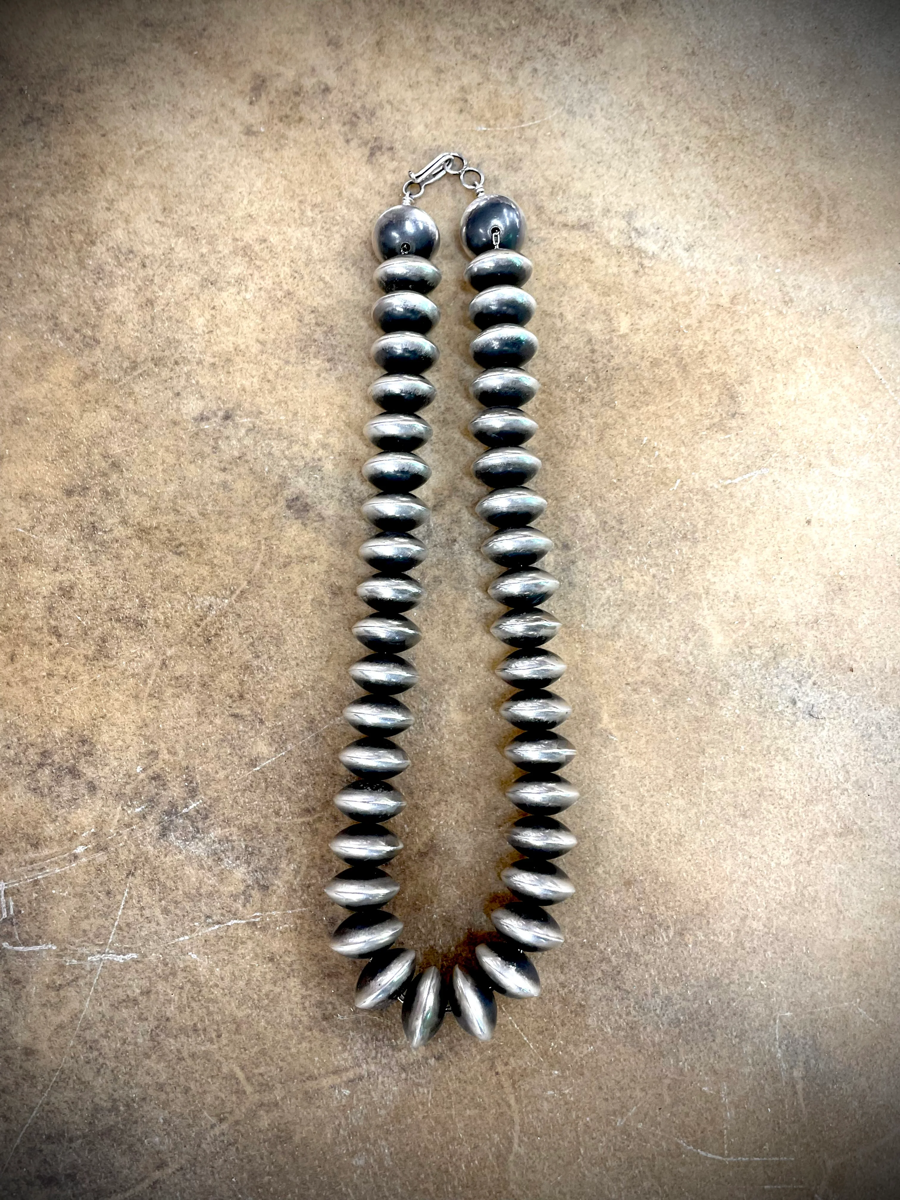 Navajo Pearl 16" Bead Necklace - Image 2