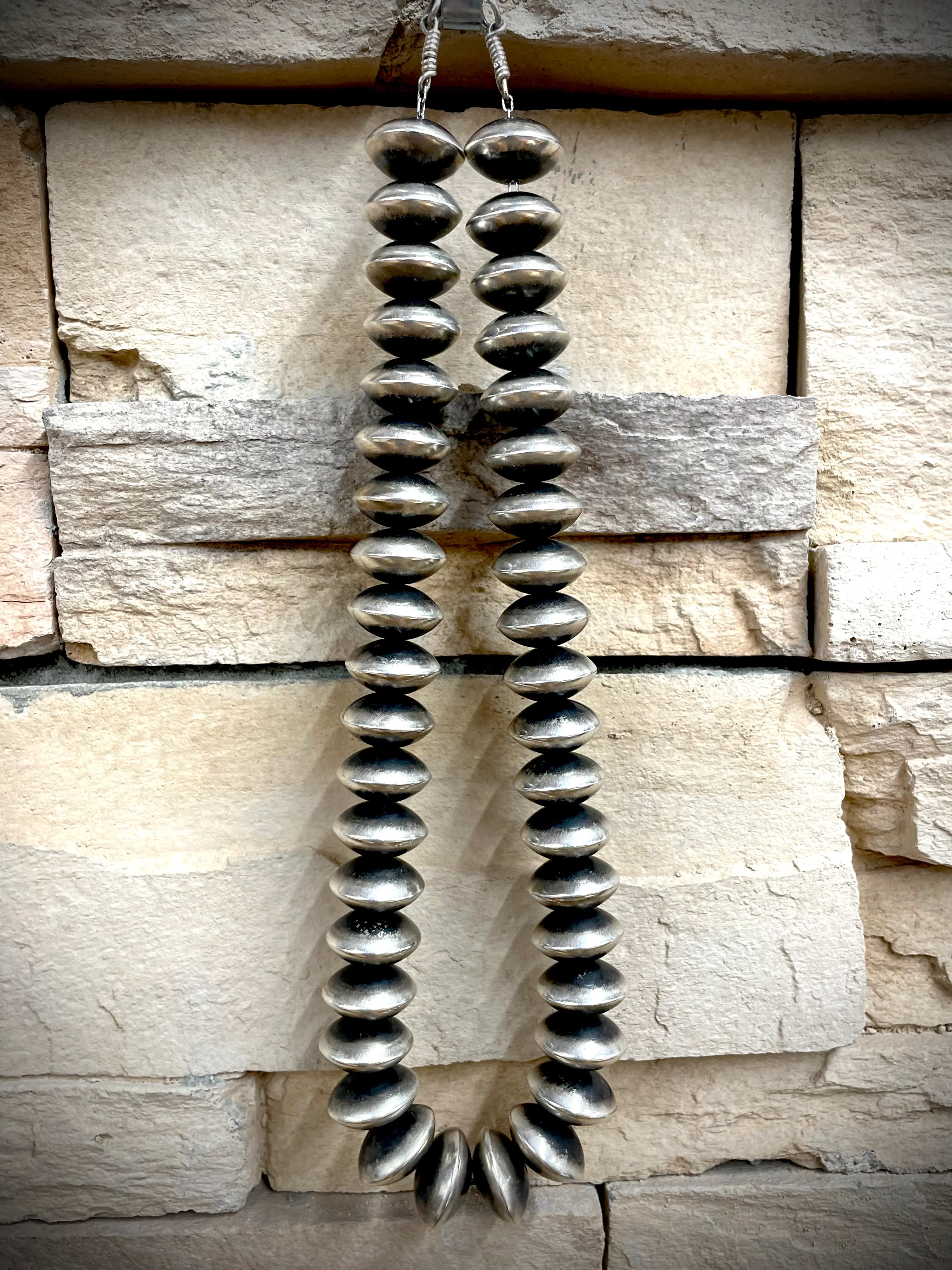 Navajo Pearl 16" Bead Necklace - Image 5