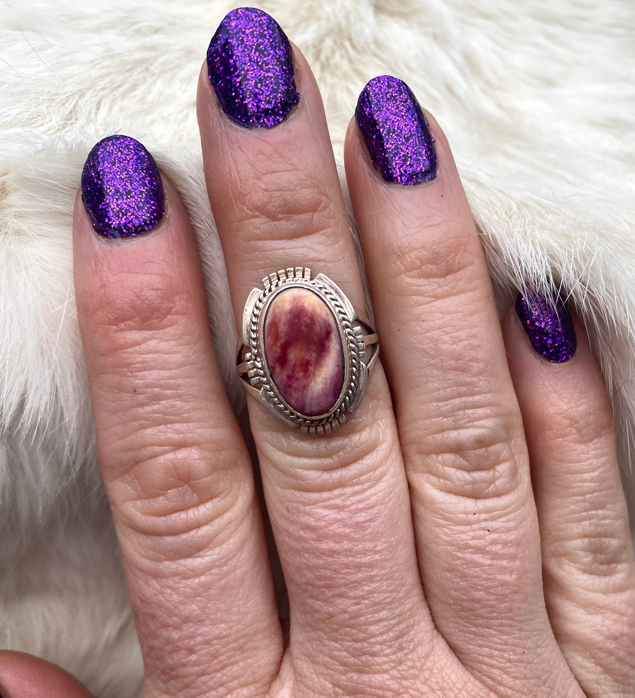 Oval Red Spiney Oyster Ring From The Rogers Collection - Image 2
