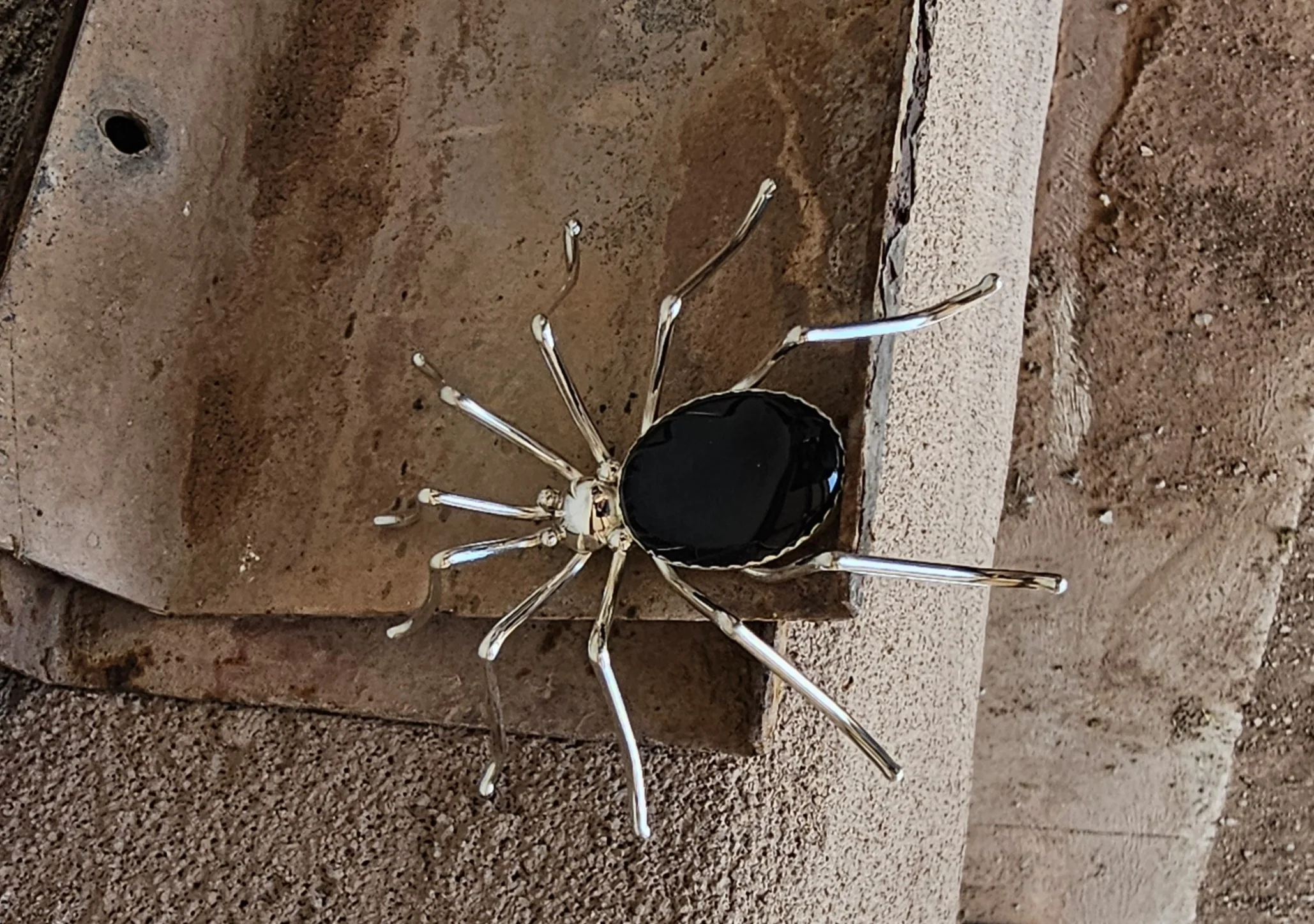 Sha Sha's Lush Spider Pin/Pendant - Image 3