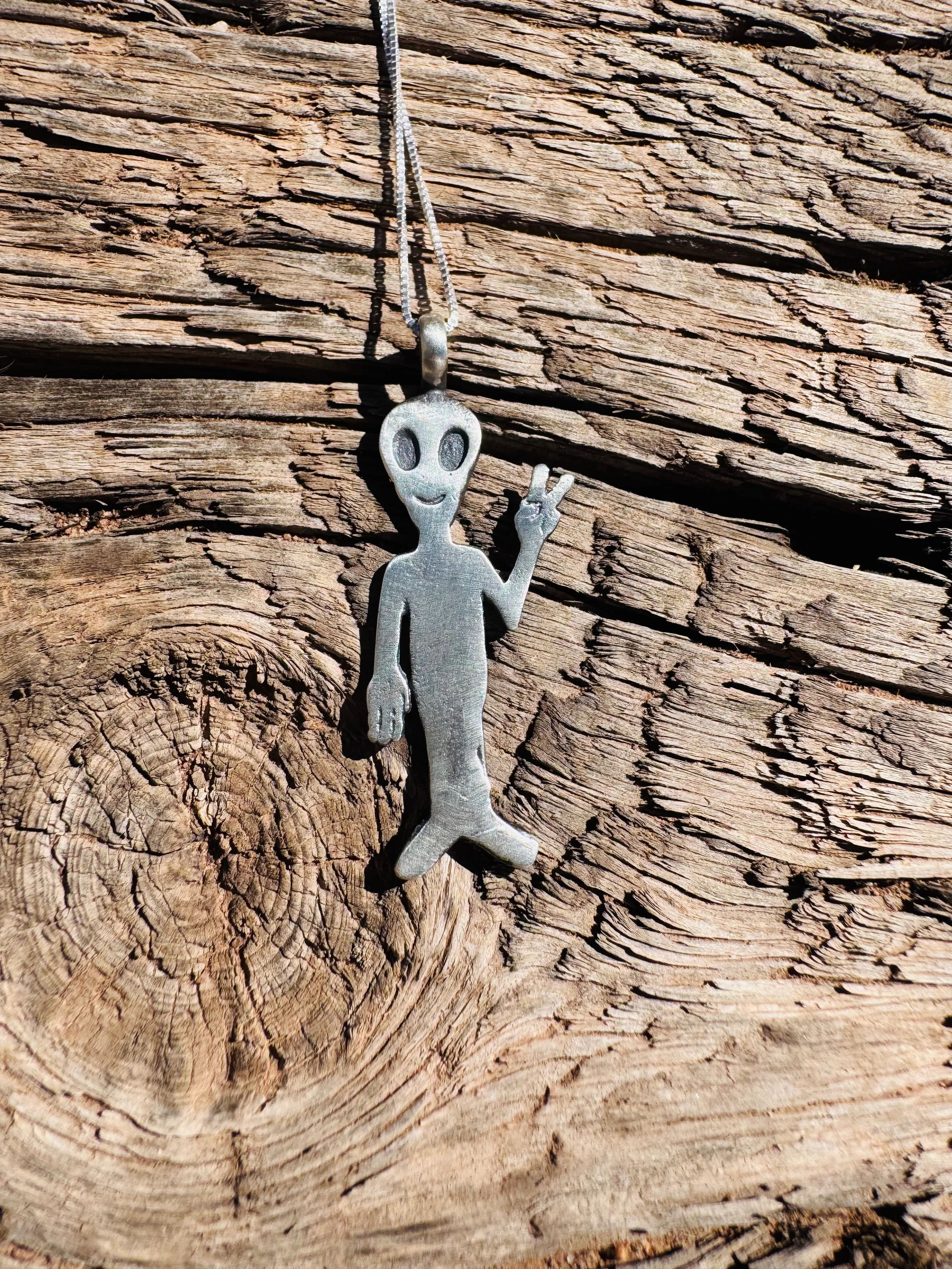 Silver Alien Pendant - Image 7