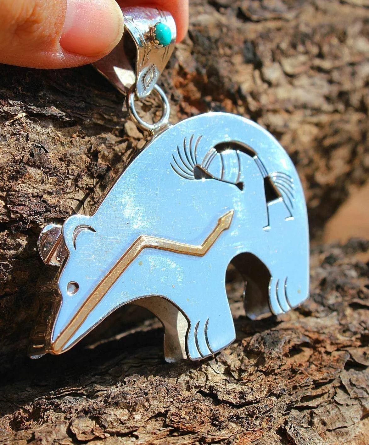 Singing Beauty Bear Pendant - Image 3