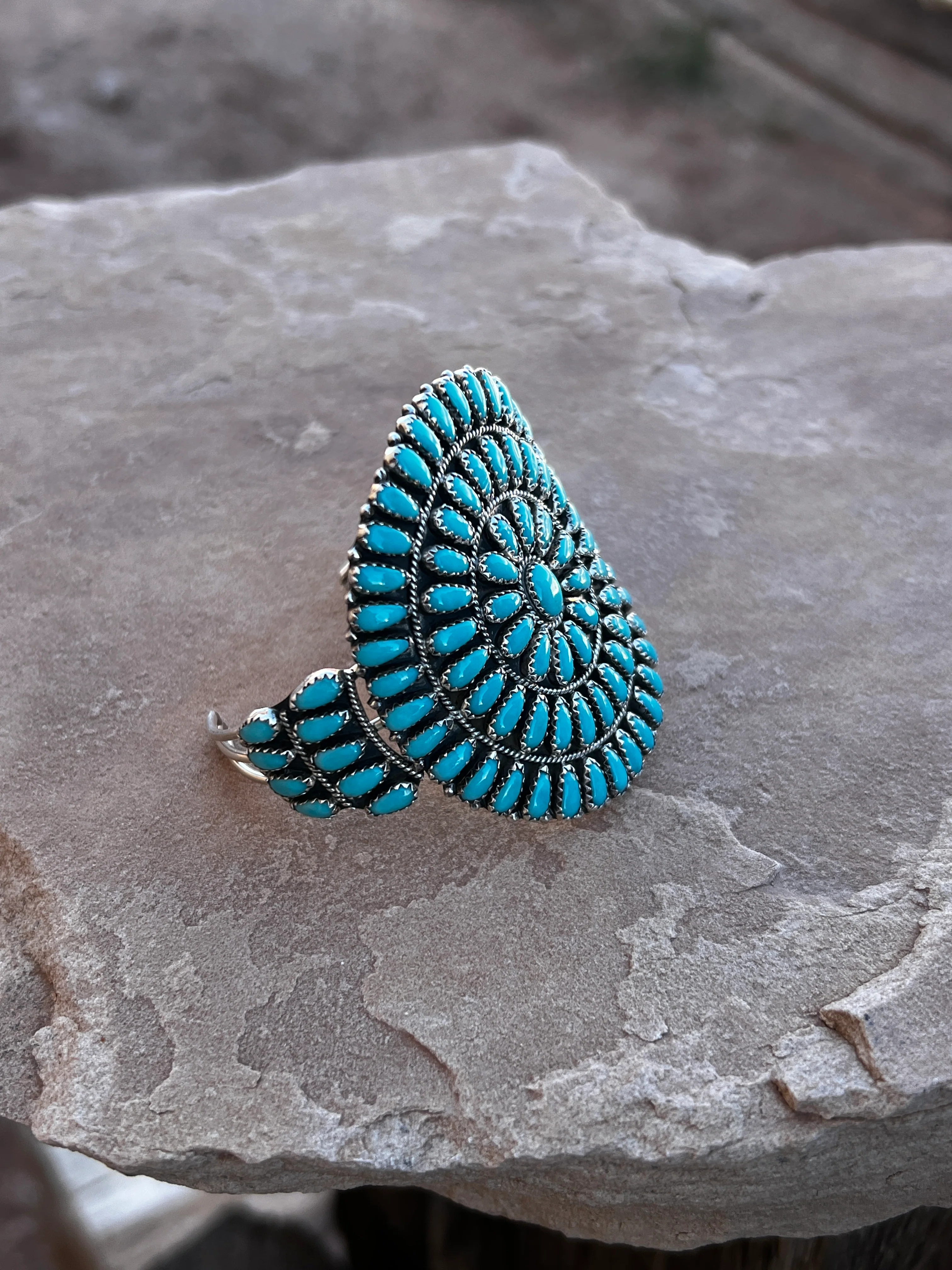Kingman Cluster Cuff Navajo Artist Zeita Begay - Image 2