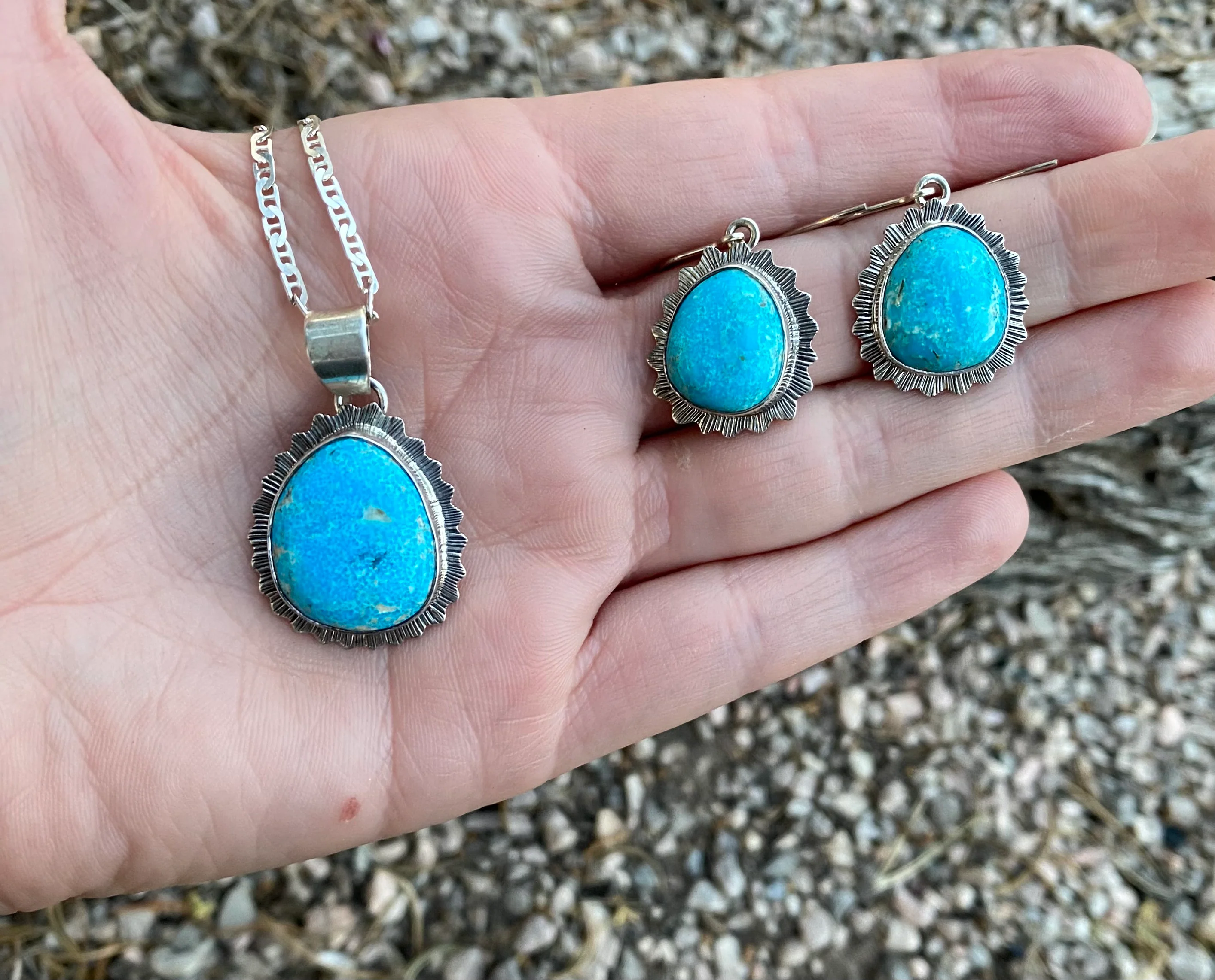 Sunburst Kingman Turquoise Set From The Rodgers Collection - Image 2