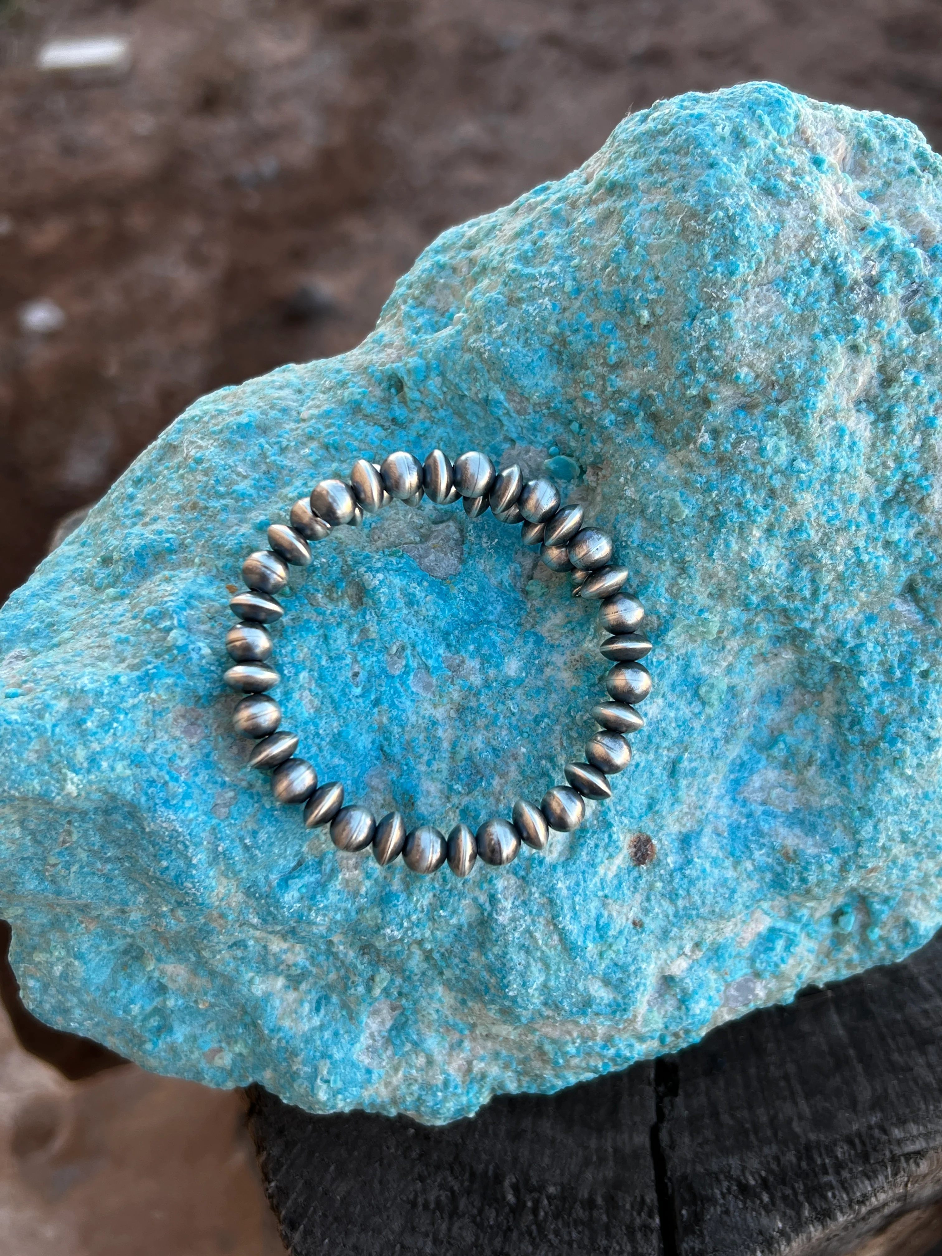 Treasures of the Southwest Navajo Pearl Bracelet - Image 4