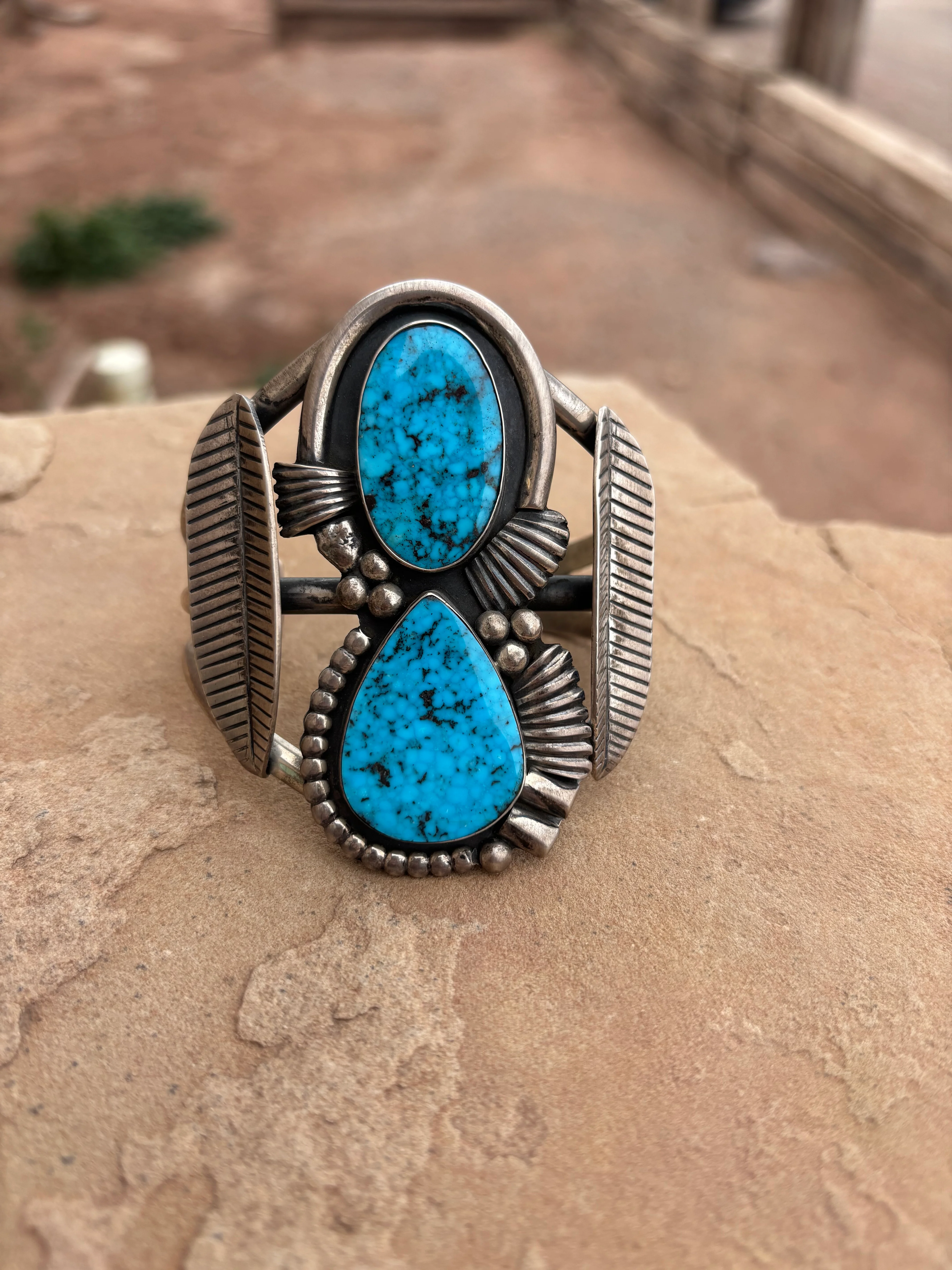 Two Elegant Cuff - Image 2