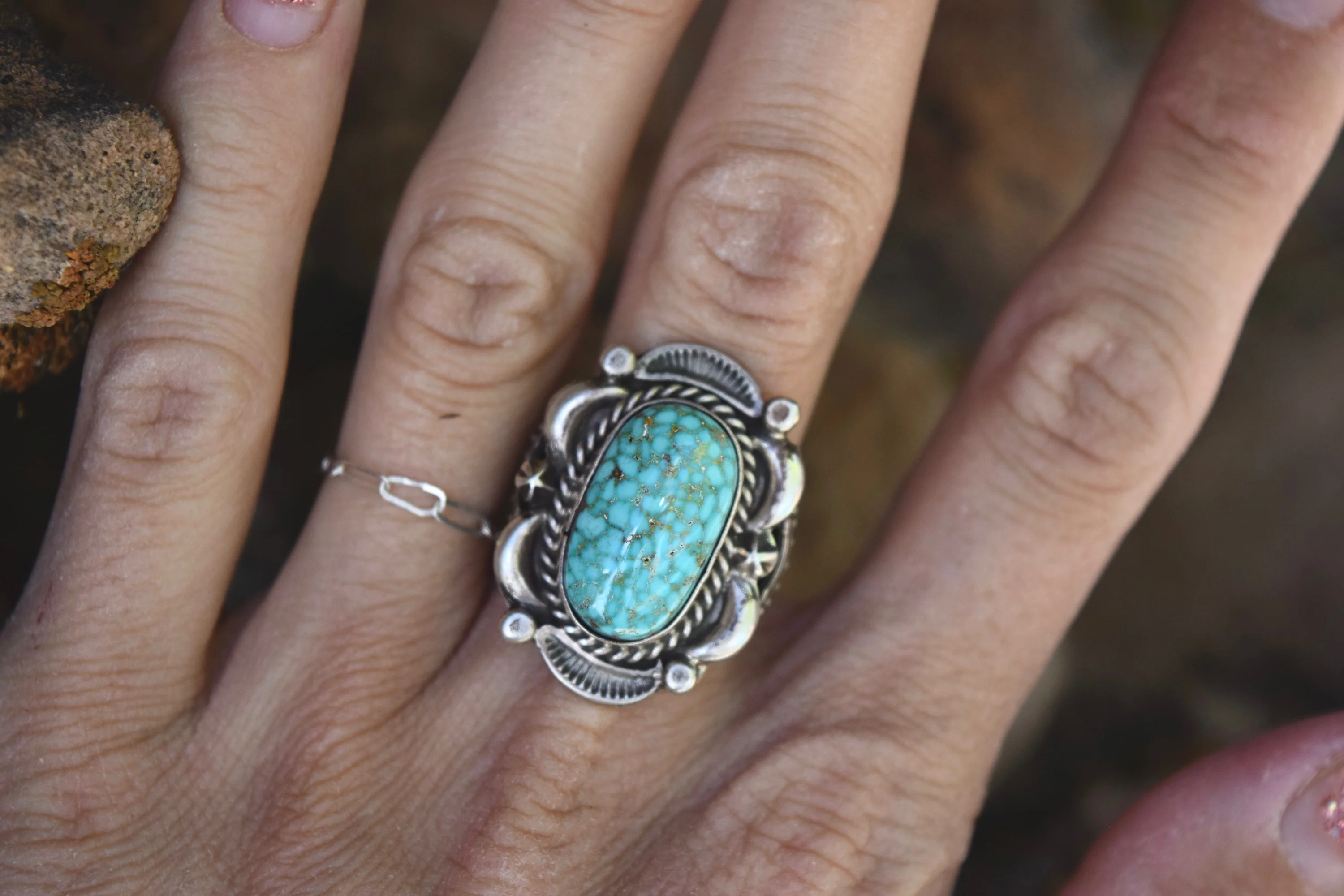 VINTAGE CRAFTED RING FROM THE RODGERS COLLECTION - Image 2