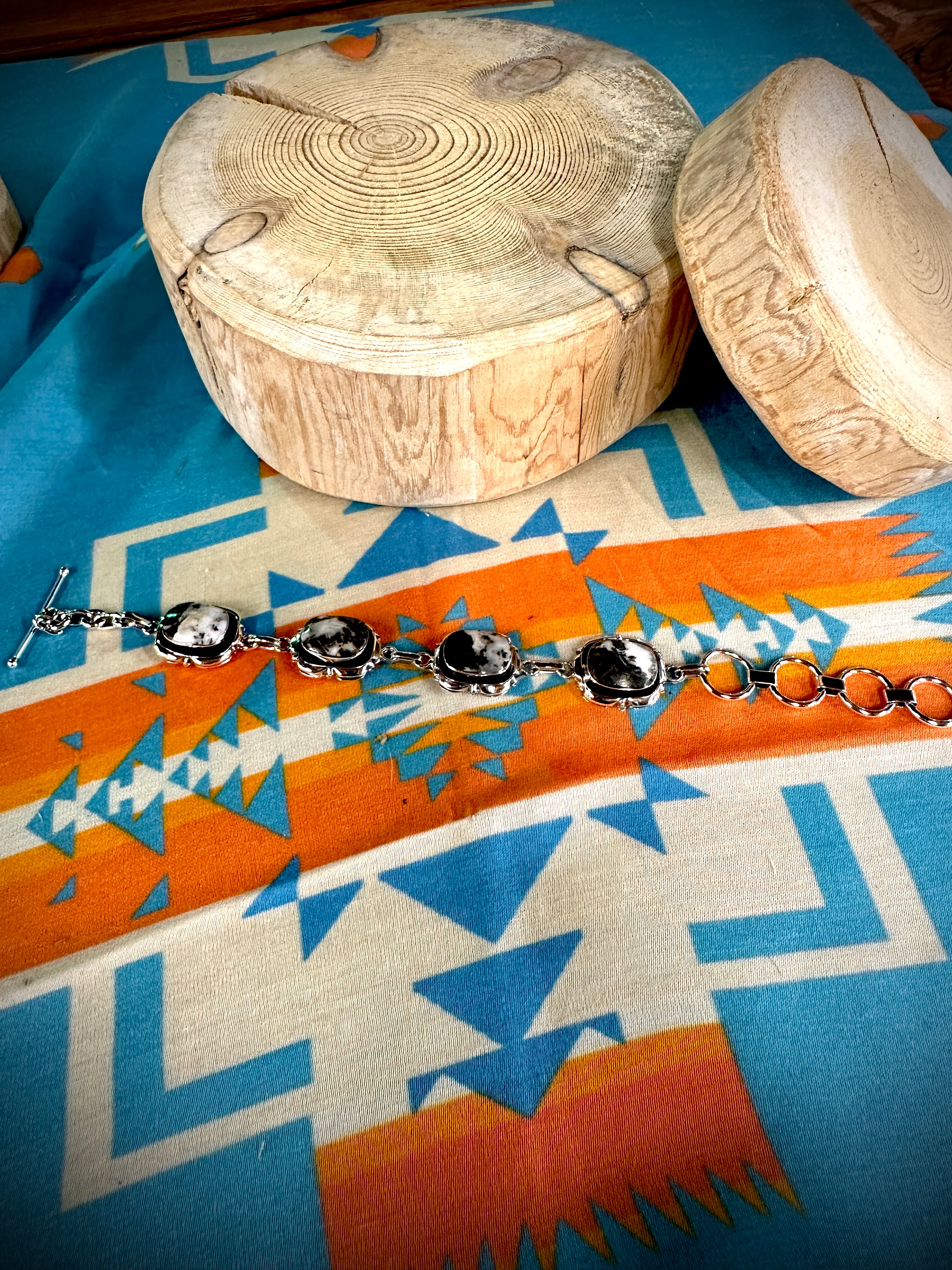 White Buffalo Link Bracelet - Image 3