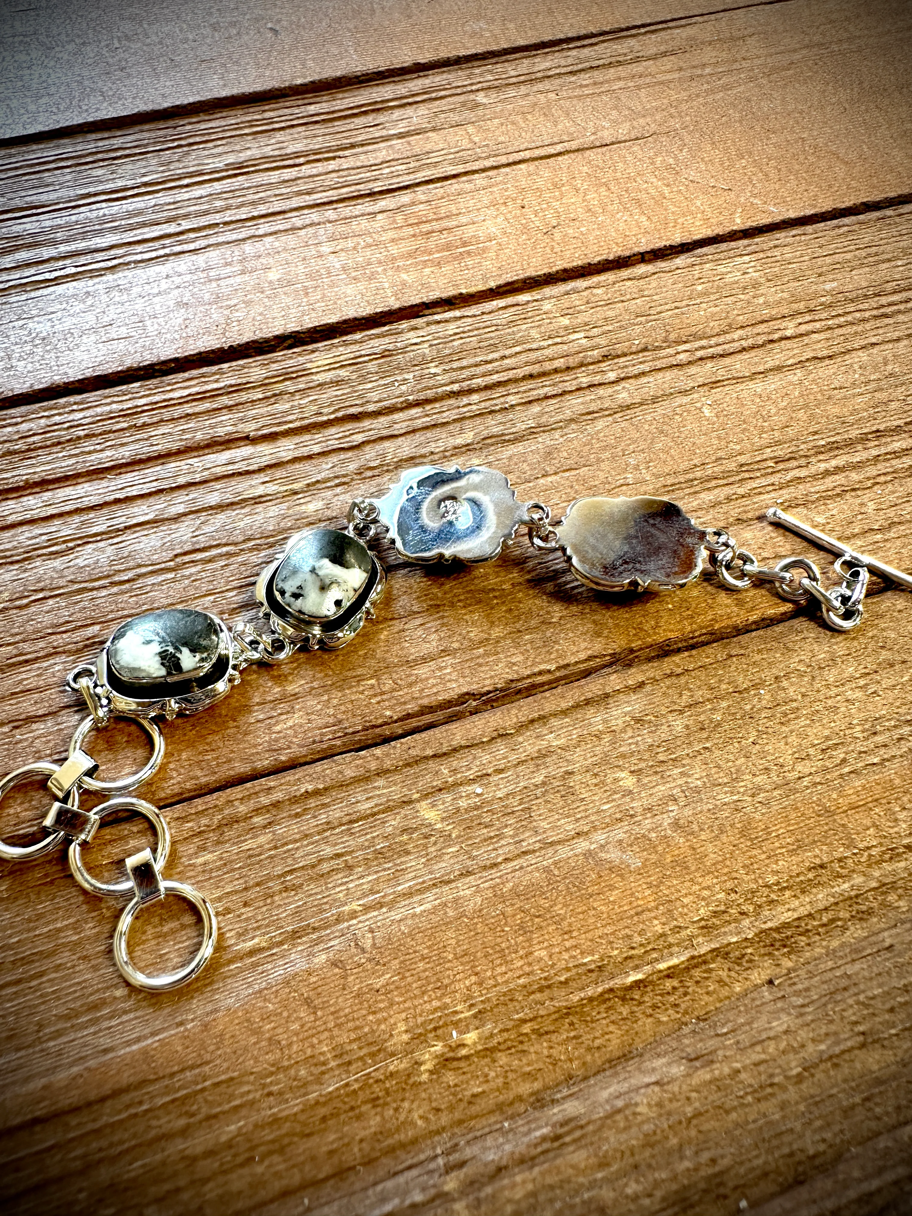 White Buffalo Link Bracelet - Image 4