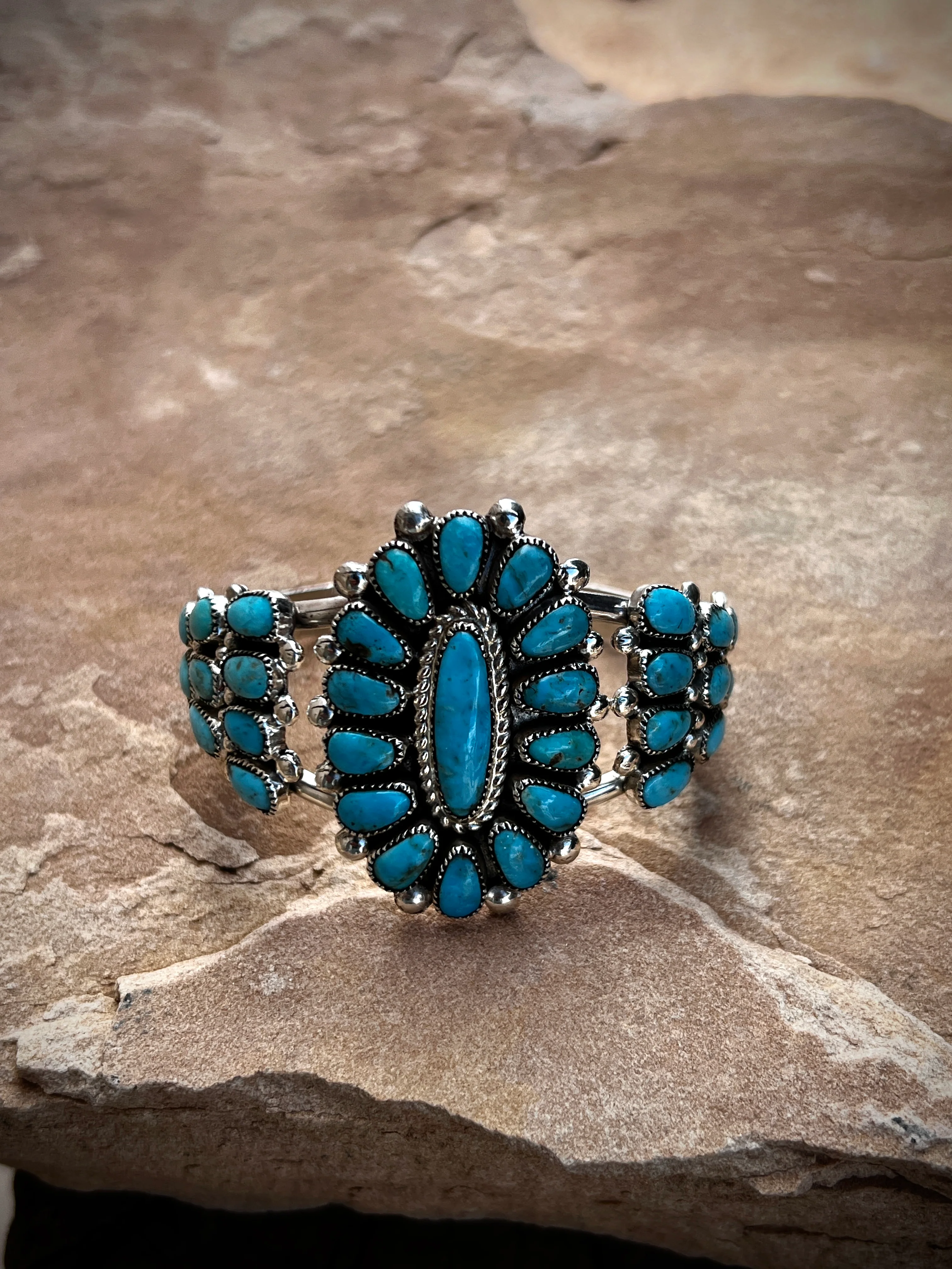 Zuni Cluster Cuff by Zuni Artist Lorraine Waatsa - Image 3